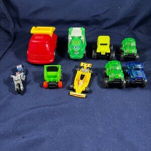 Lot Of 9 Mixed Toy Cars & Trucks Assorted Styles & Colors Die-Cast & Plastic Kid